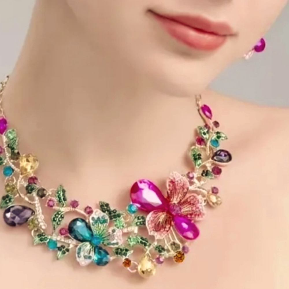 NORDSTOM "SPRING GARDEN" COCKTAIL CHUNKY NECKLACE NWOT